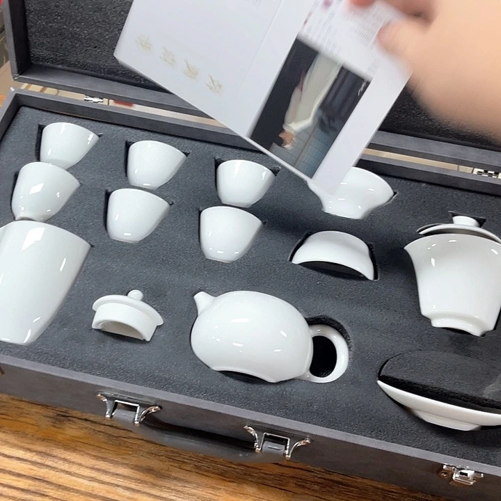 孤品茶具套装等。