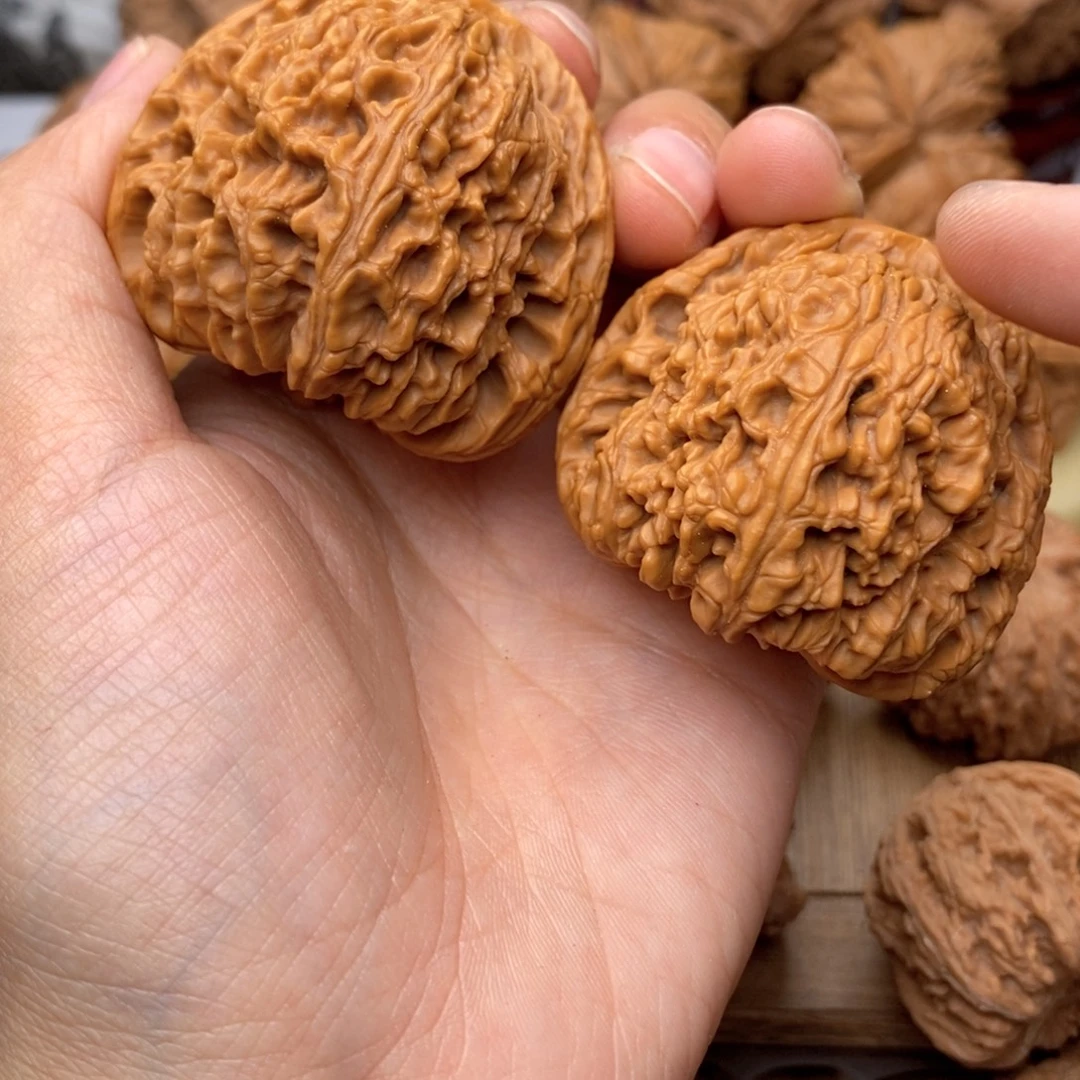 文玩核桃把件472号45三角南疆