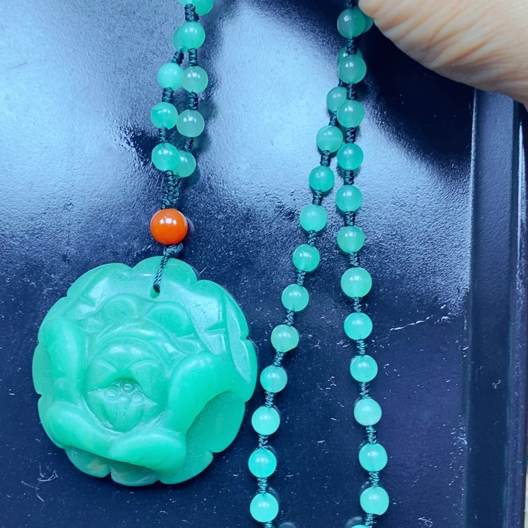 石英质玉（黄龙玉）未镶嵌颈饰