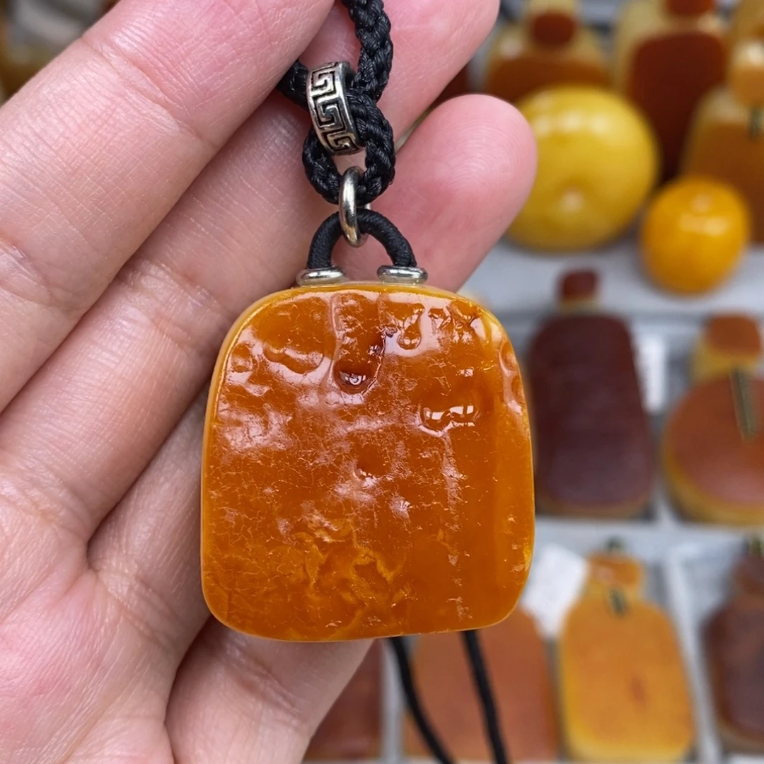 琥珀未镶嵌珠宝奇石