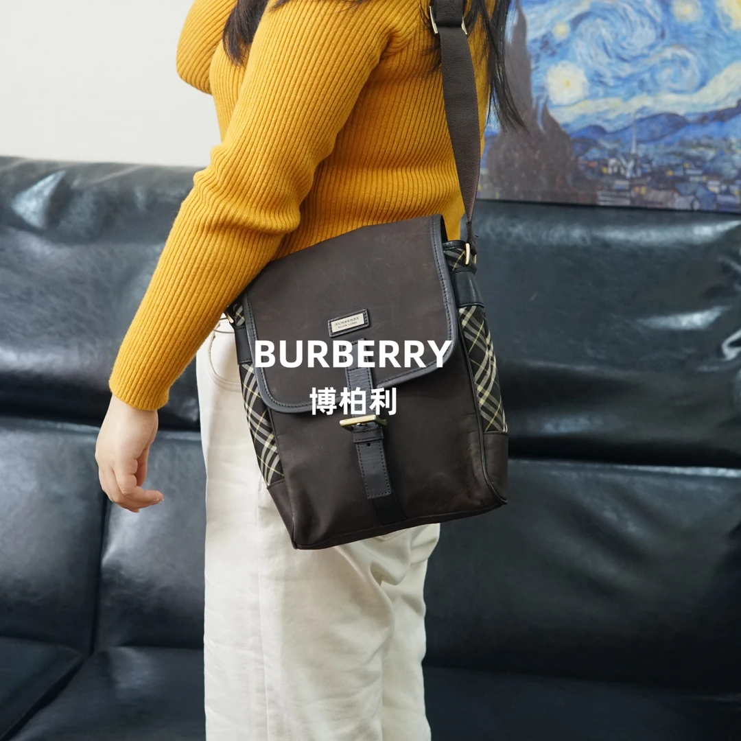 95新 BURBERRY/博柏利 巴宝莉/翻盖斜挎包/FYZG12323033/3033