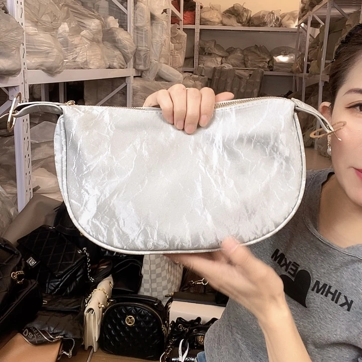 蚕丝小牛剖层皮革PU