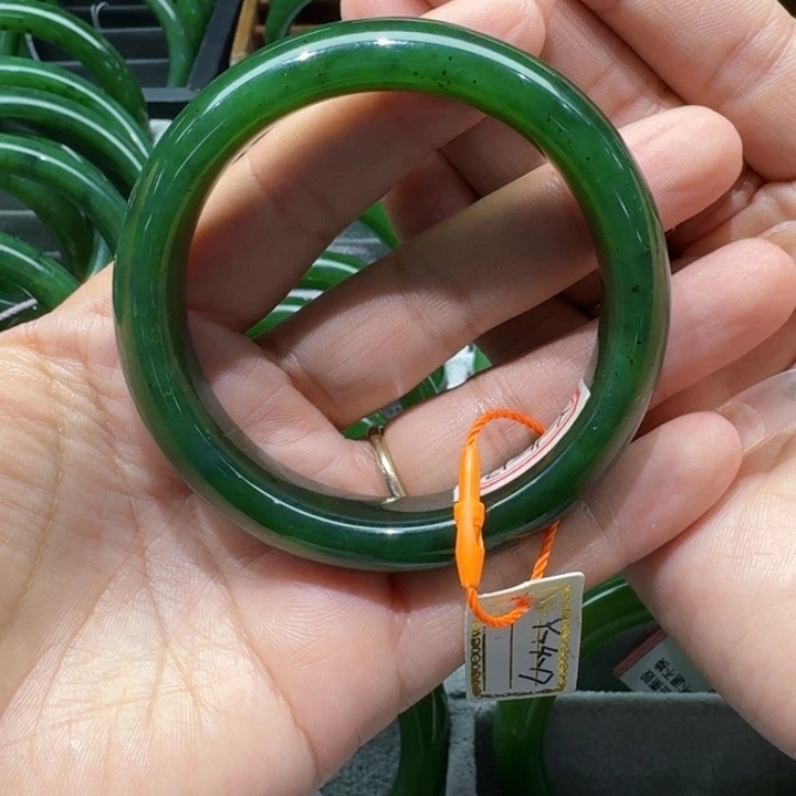 小***小未镶嵌手镯和田玉（碧玉）