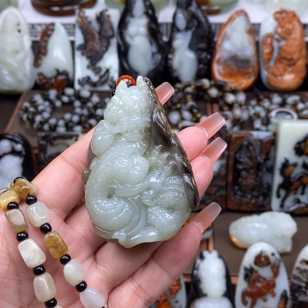 颈饰未镶嵌和田玉