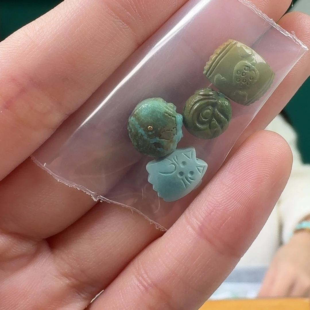 绿松石未镶嵌珠宝奇石