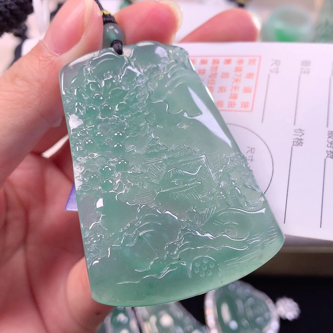 翡翠颈饰未镶嵌翡翠