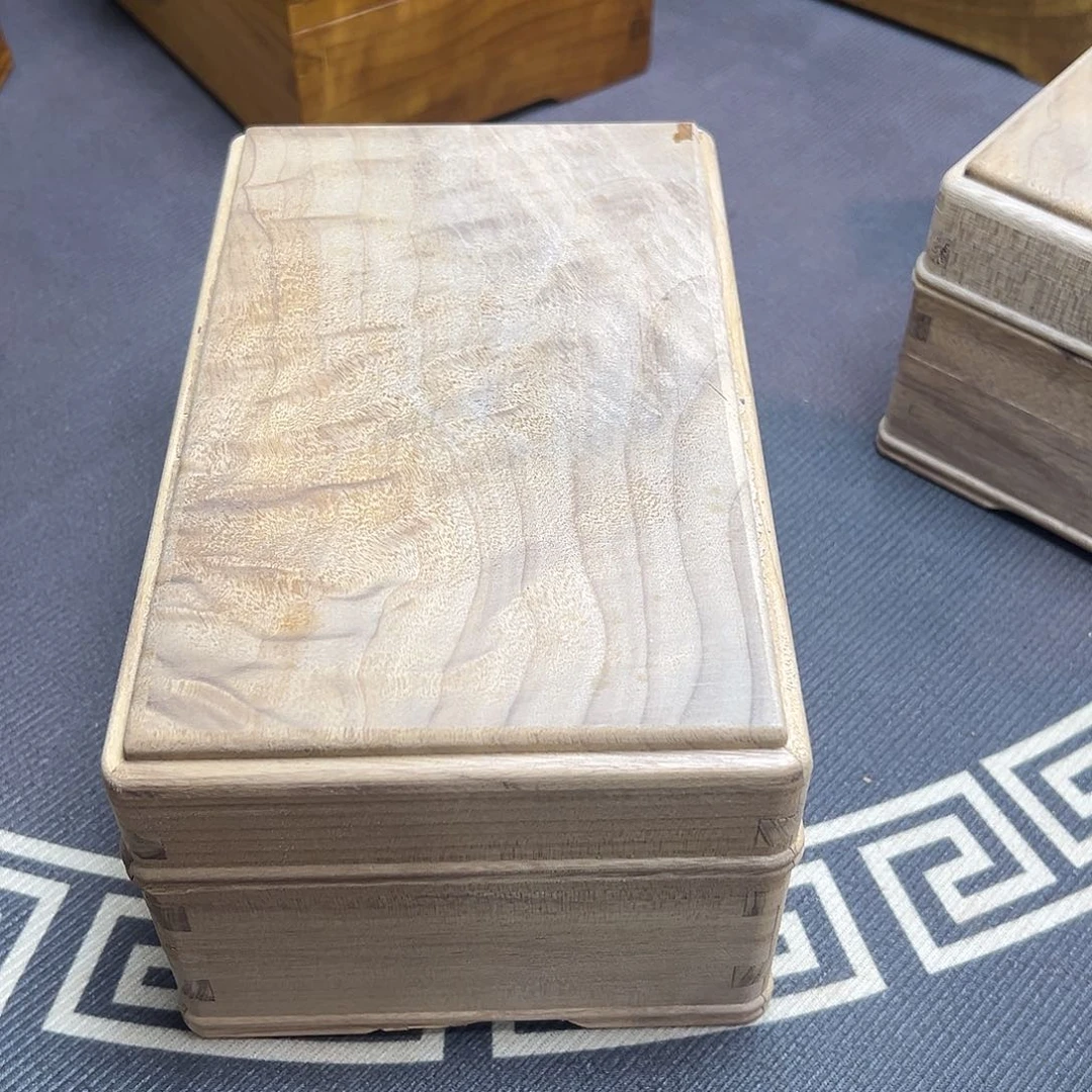 狼****楠木（金丝楠）其他小叶桢楠首饰盒