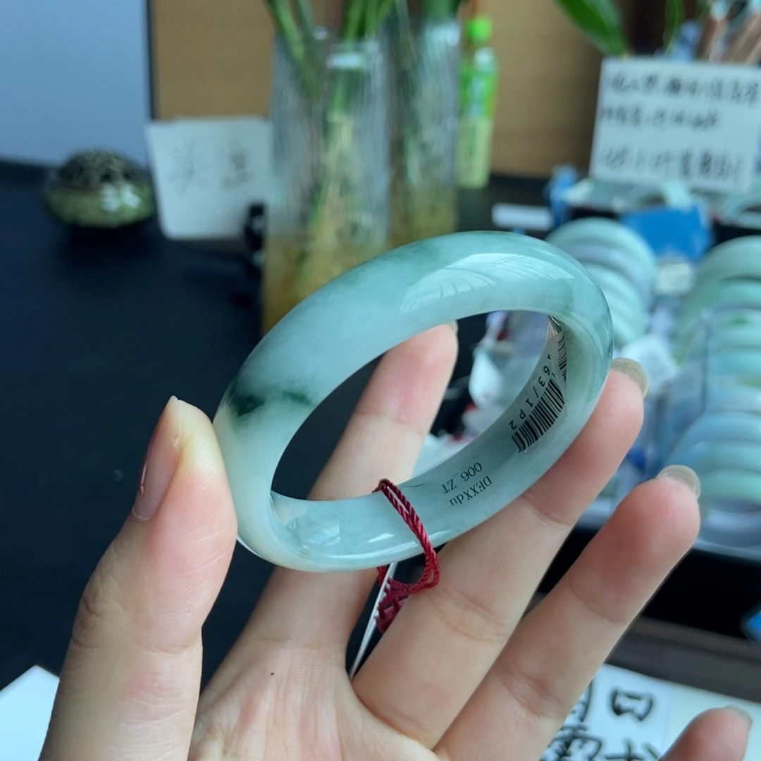 未镶嵌手镯翡翠飘花
