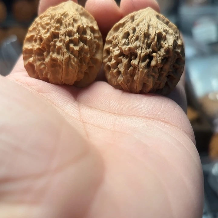 文玩核桃熔岩公子帽34-501