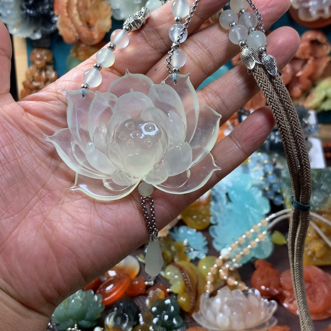 蛇纹石玉未镶嵌挂坠