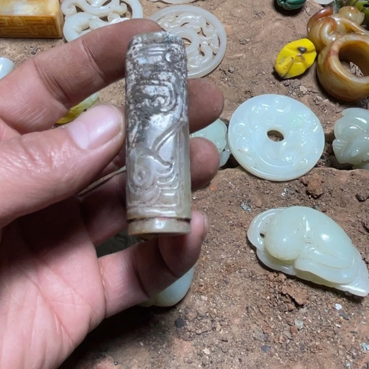 爱***肉和田玉（糖玉）未镶嵌颈饰