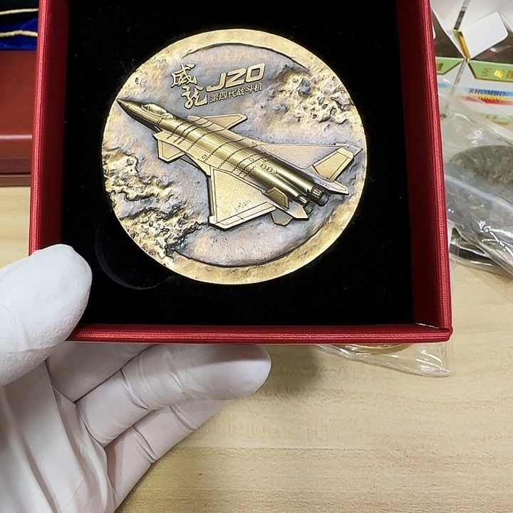 其他普通金属飞机铜章一个