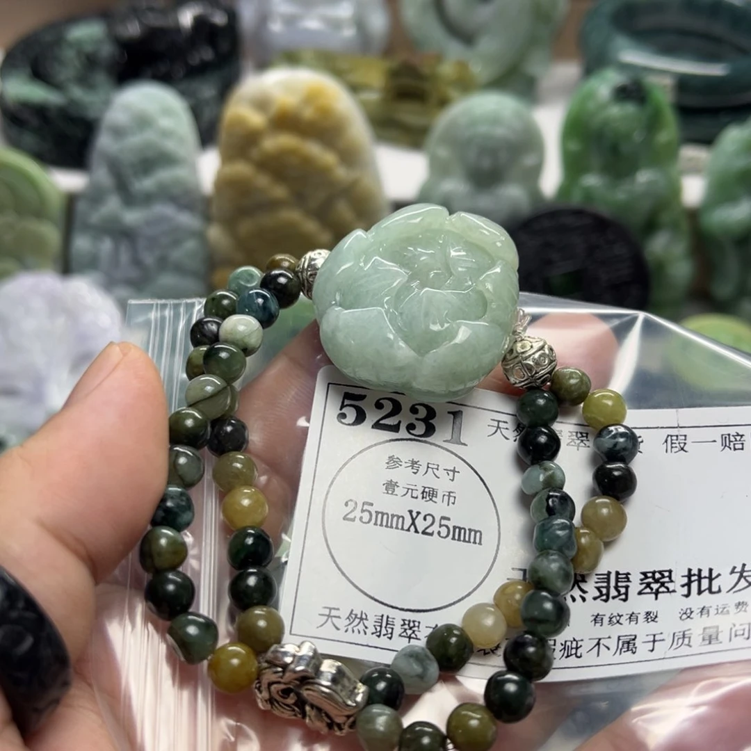 翡翠未镶嵌颈饰5231