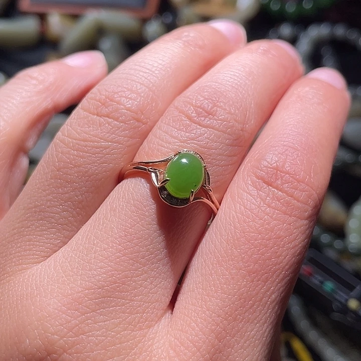 未镶嵌戒指和田玉