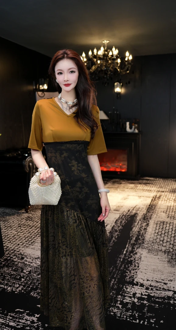 ZHENNVFANG【熳熳】气质高贵轻奢法式复古蕾丝拼接设计师连衣裙8013