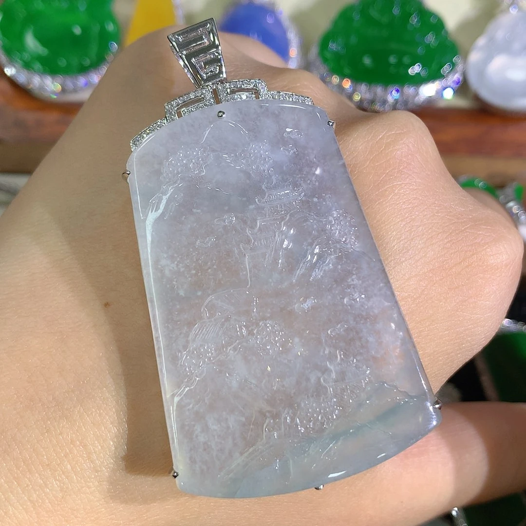 翡翠18K金镶嵌颈饰山水牌