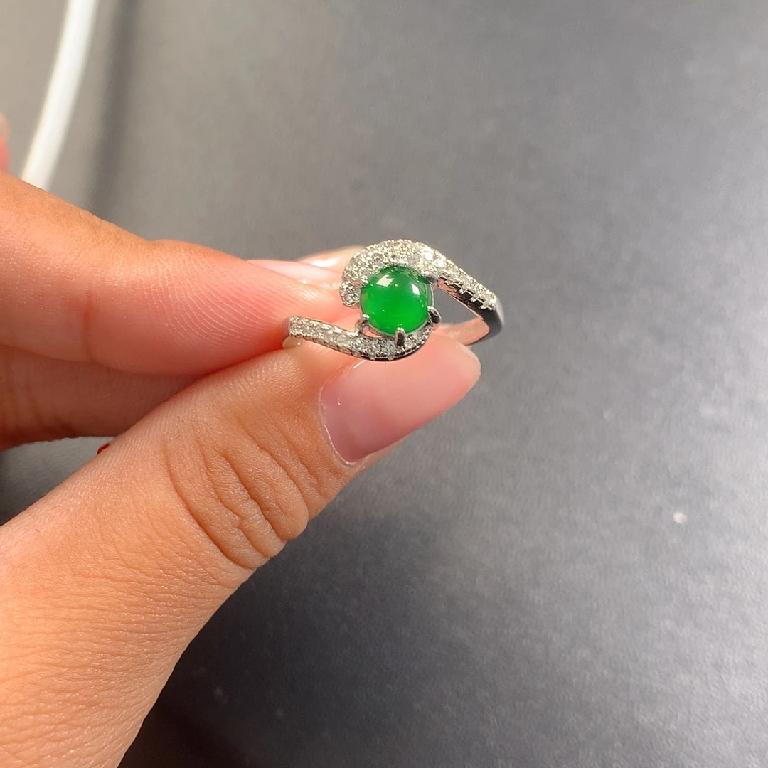 翡翠未镶嵌戒指戒指