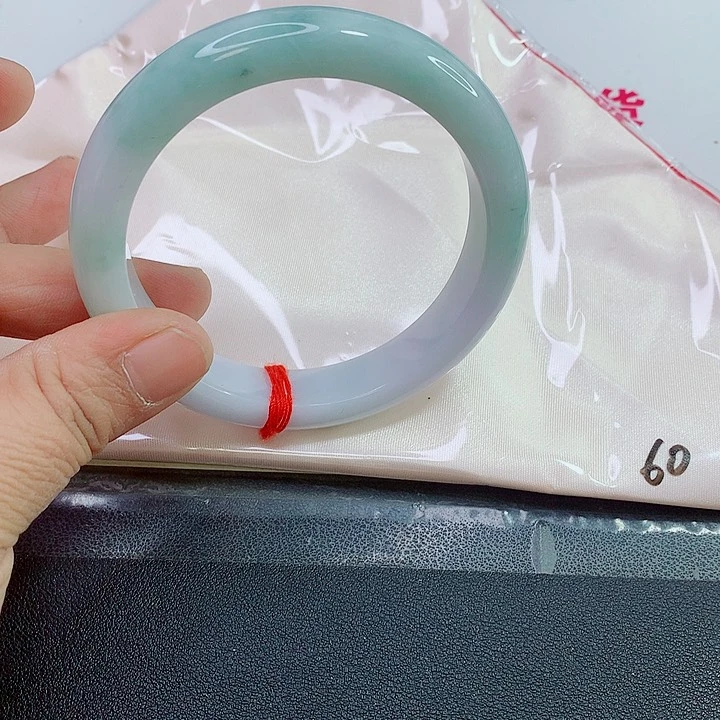 未镶嵌手镯翡翠手镯