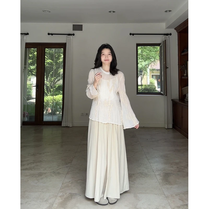 郭九九呢 气质绣花压褶薄透上衣（含吊带）禅意风阔腿裤G925E04450