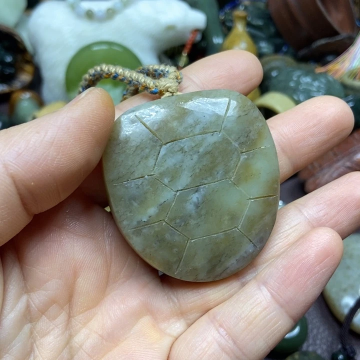 岫岩老玉（透闪石质玉）未镶嵌把件