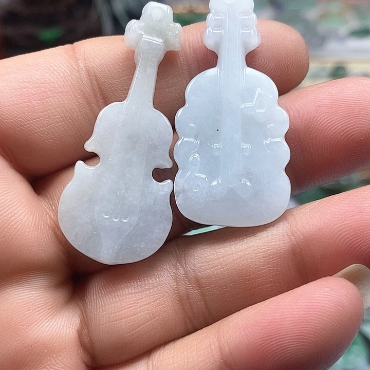 吊坠(不含链)未镶嵌翡翠一个60