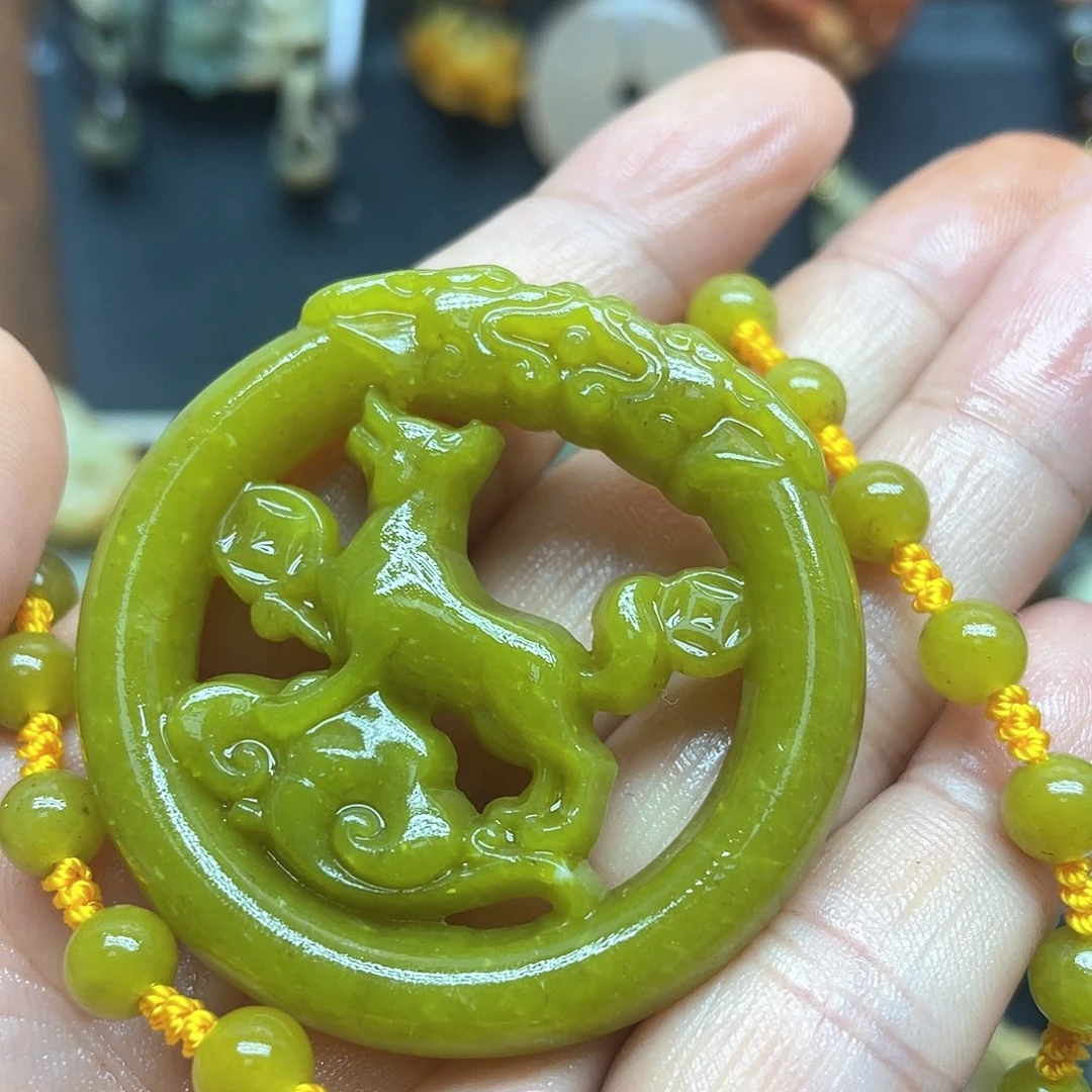 未镶嵌蛇纹石玉颈饰