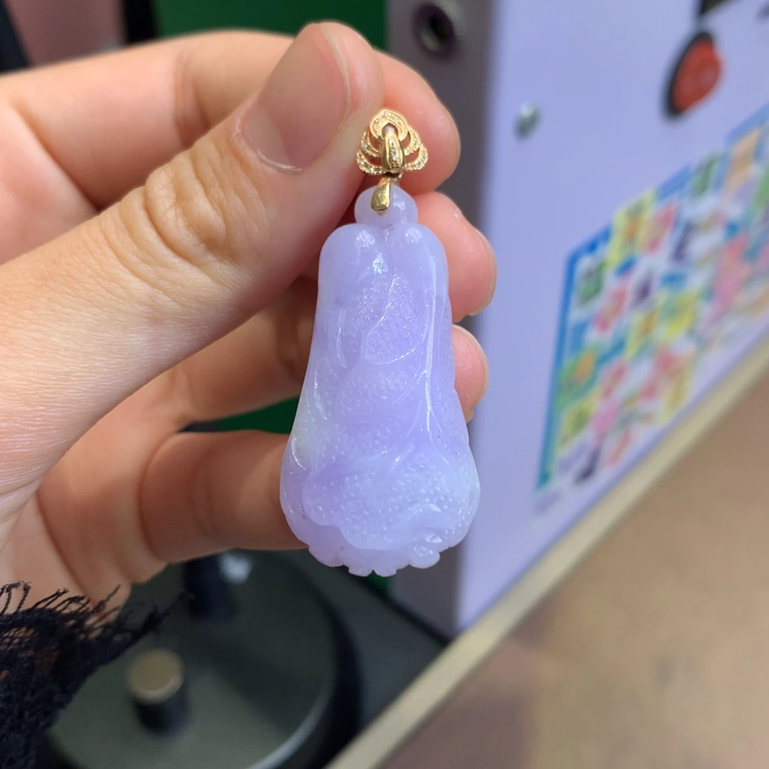 翡翠18K金镶嵌颈饰翡翠