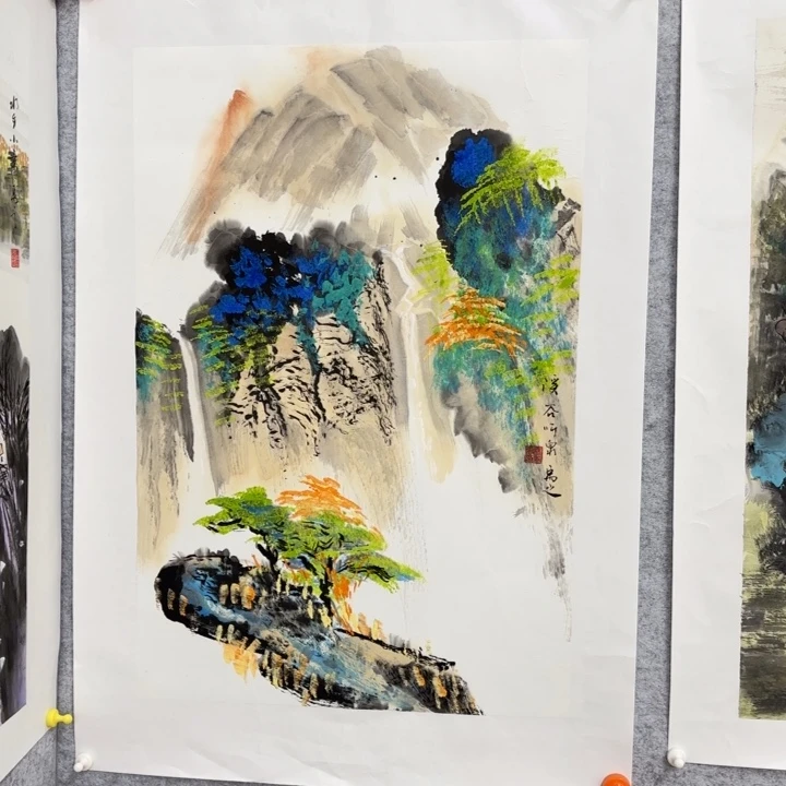 国画花鸟等多种形式为广大读者带来