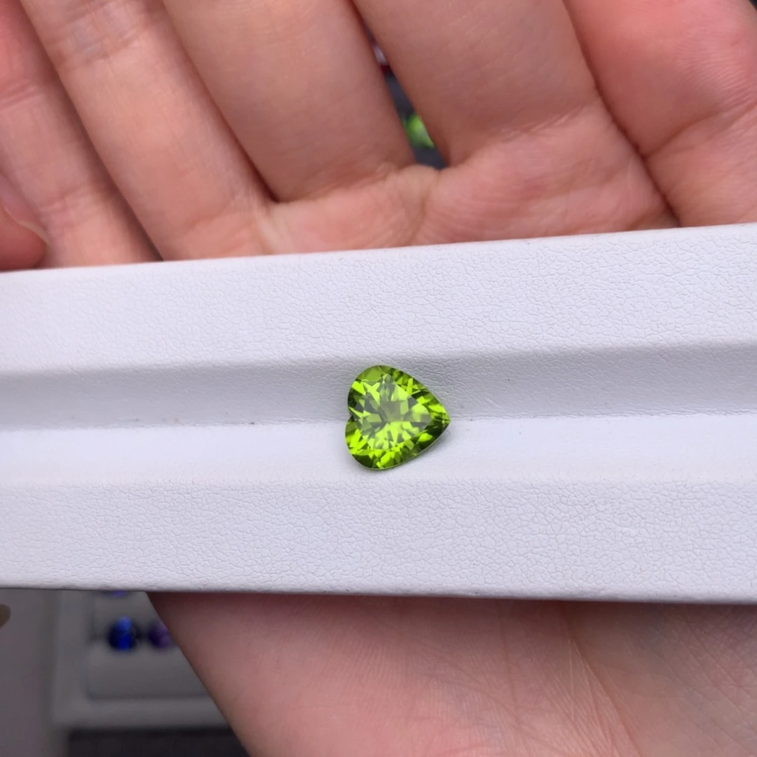 未镶嵌裸石橄榄石3.92ct