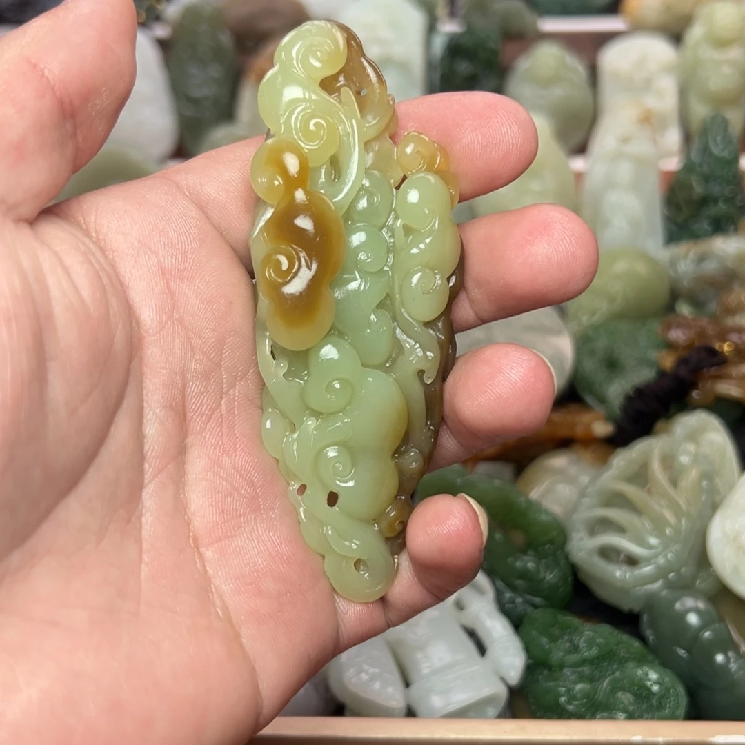 和田玉未镶嵌把件