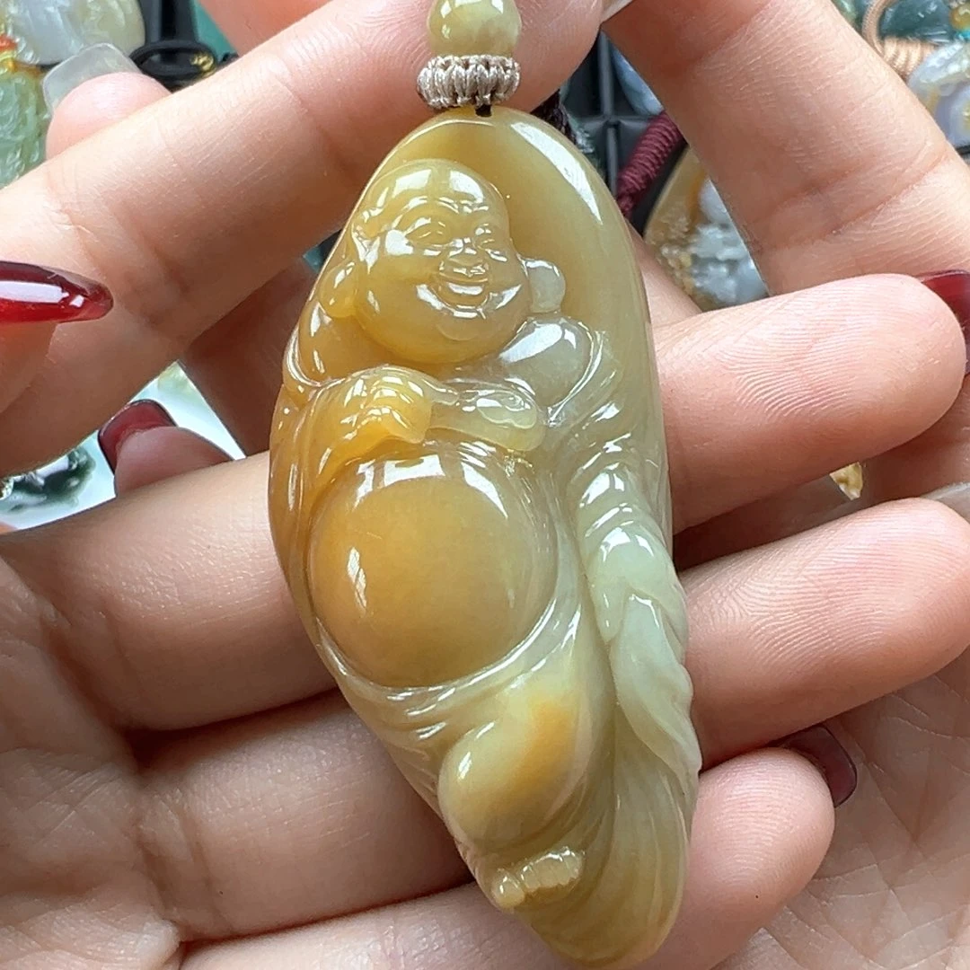 翡翠颈饰未镶嵌佛