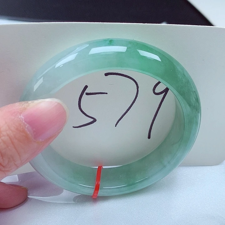 翡翠未镶嵌手镯翡翠