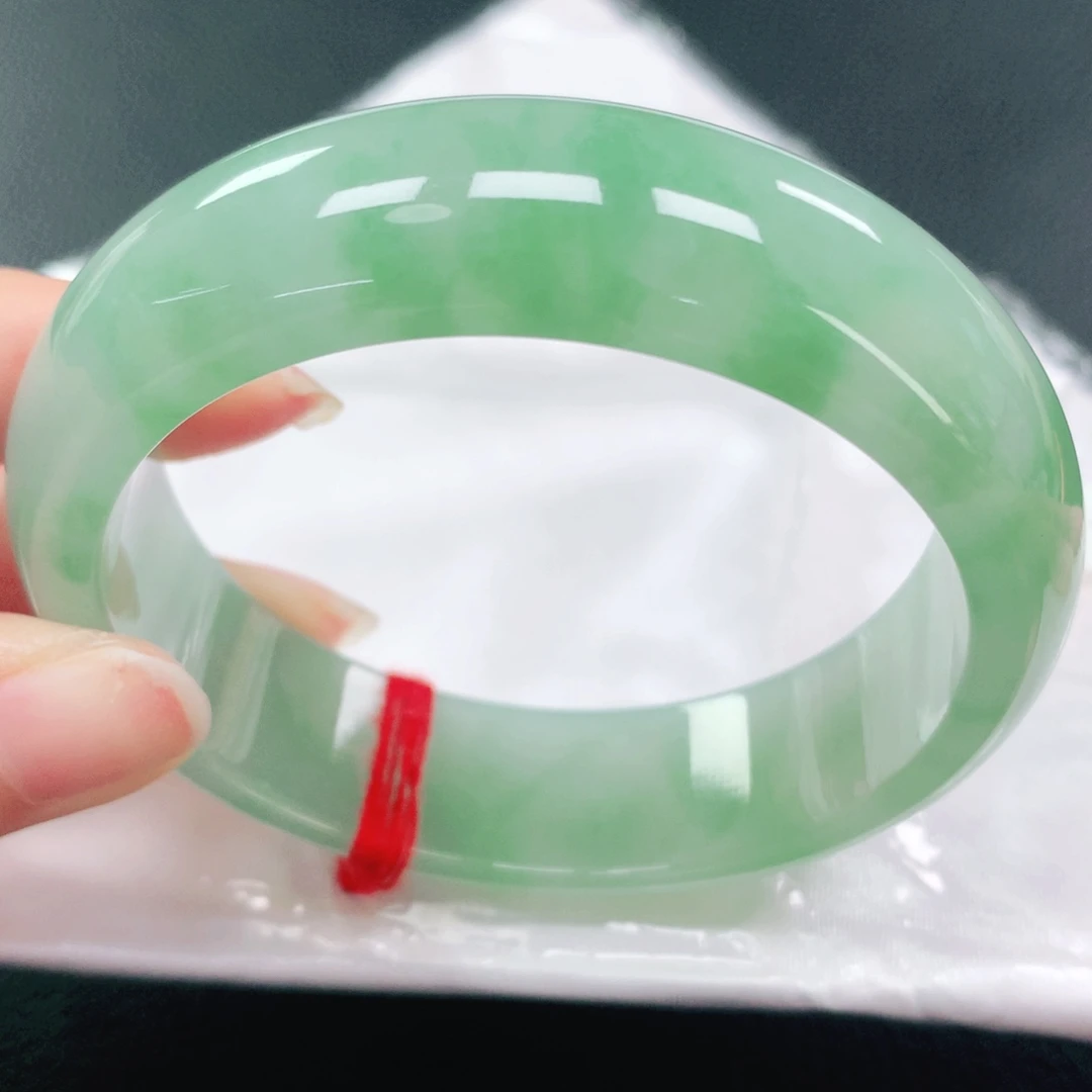 翡翠手镯未镶嵌57圈