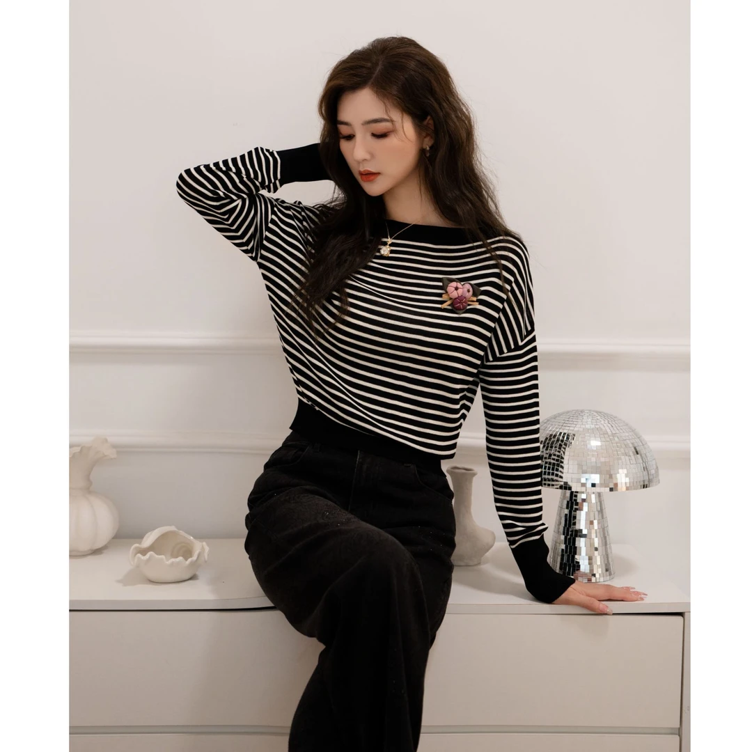 COCO BECCI【条纹小南瓜】经典百搭优雅黑白条纹针织衫CFXYC231088