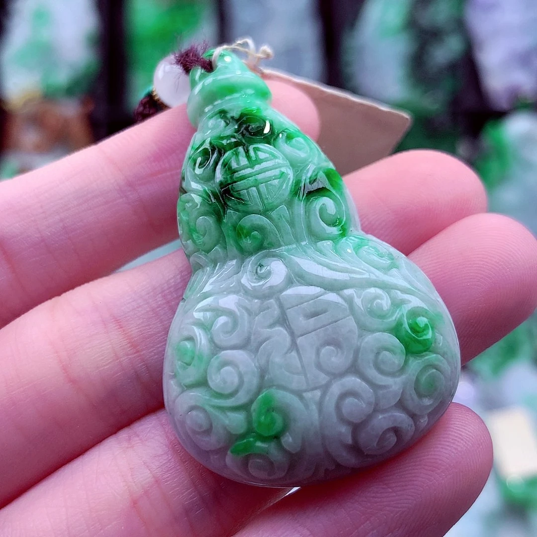 翡翠未镶嵌颈饰挂件