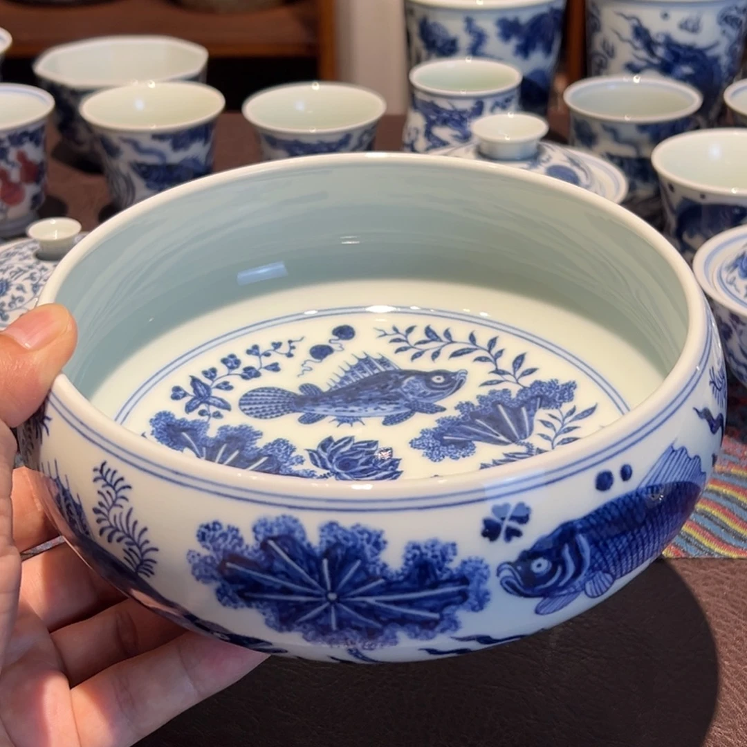 精品青花鱼藻纹水洗口径约15厘米