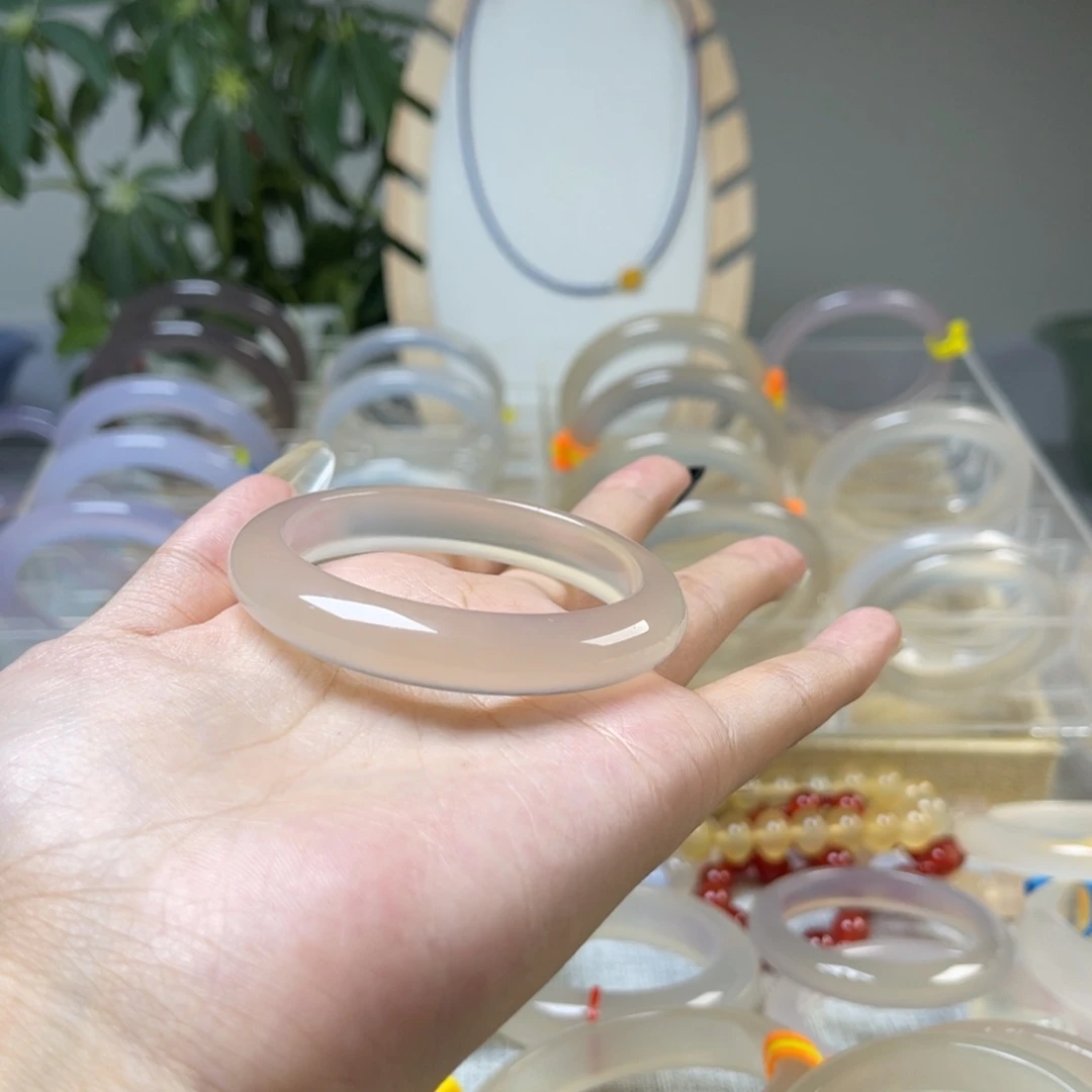 手镯玛瑙/玉髓未镶嵌米