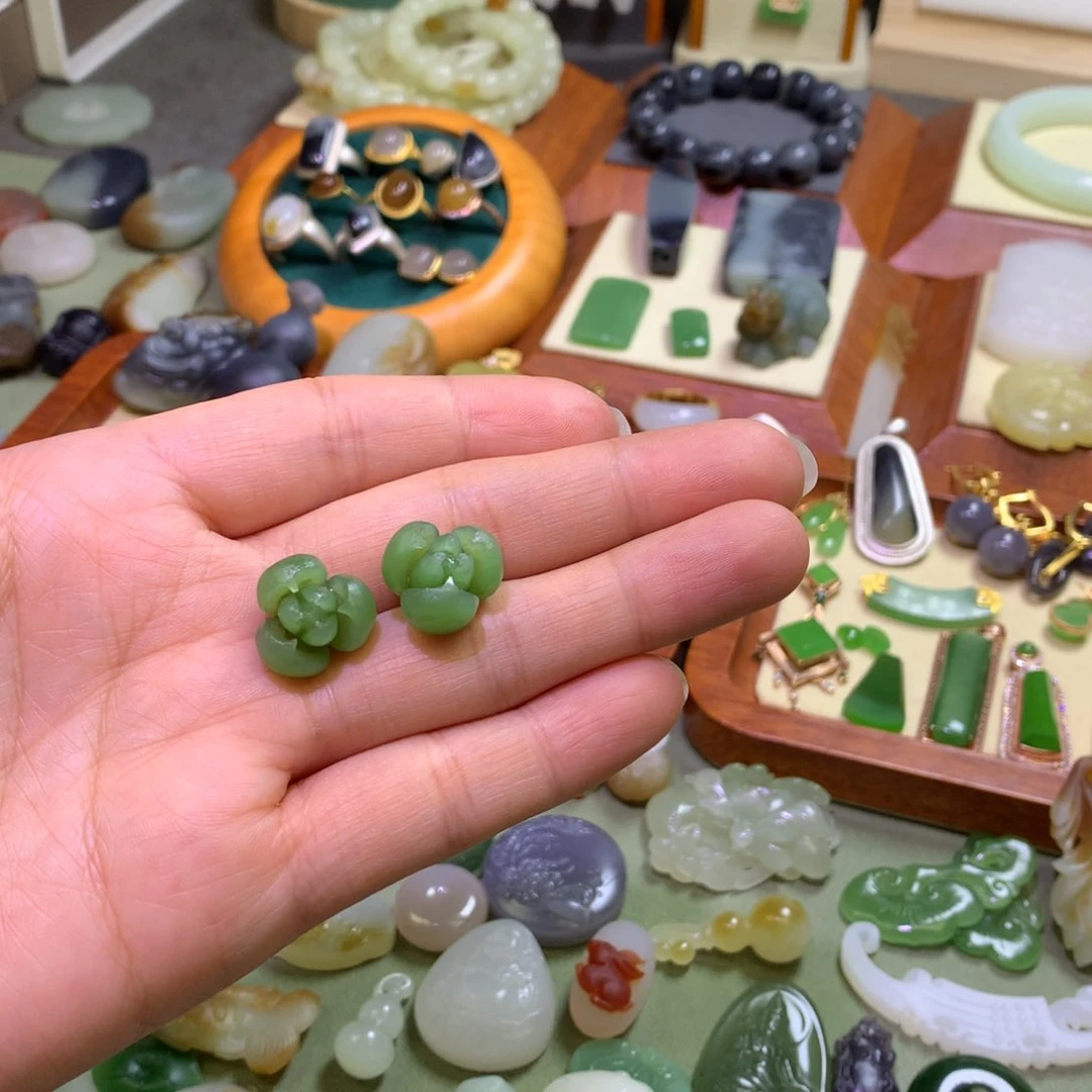 和田玉颈饰未镶嵌定制