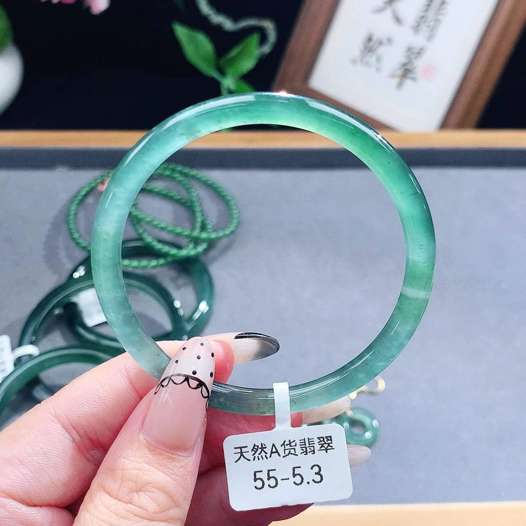 翡翠手镯（圆镯）未镶嵌