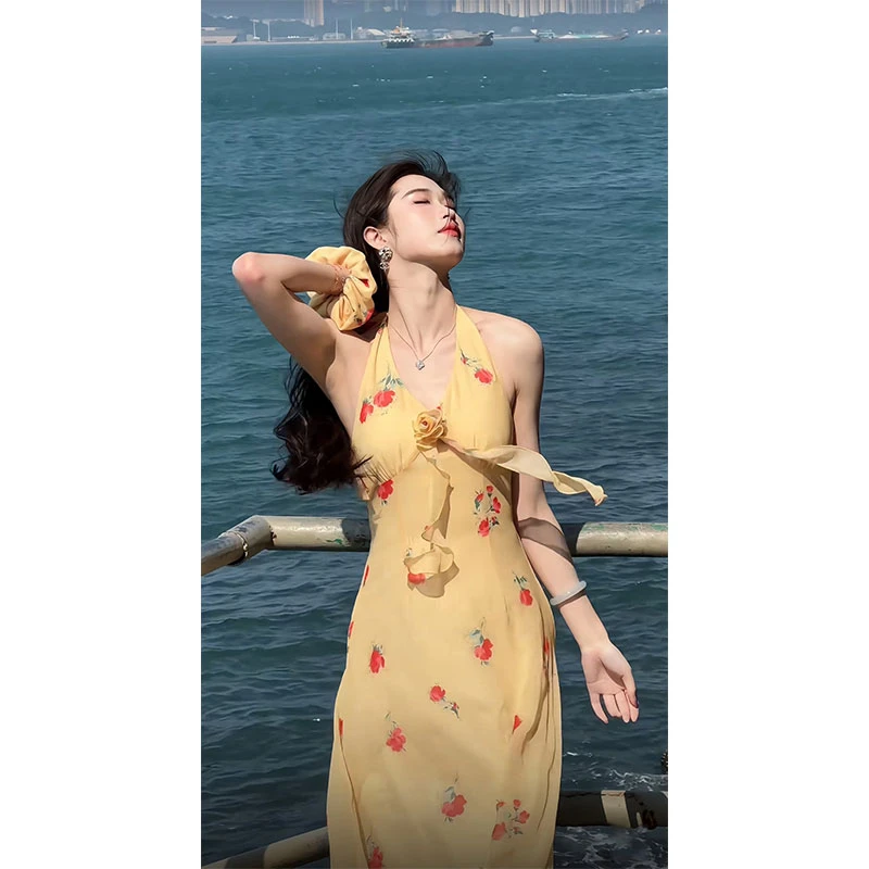 花边V领黄色碎花吊带连衣裙鱼尾长裙女夏季法式海边度假裙包臀裙
