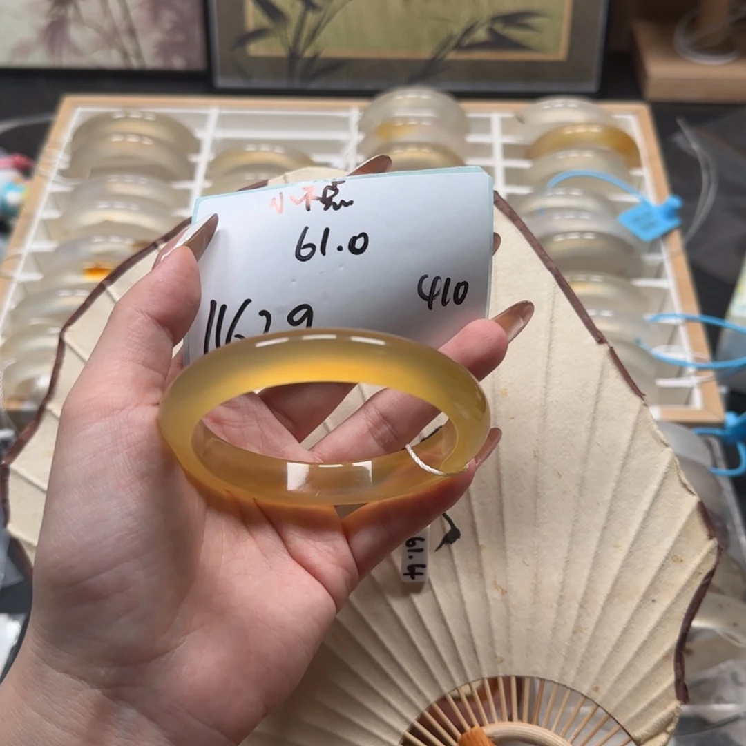 小***亲玛瑙/玉髓手镯未镶嵌11629