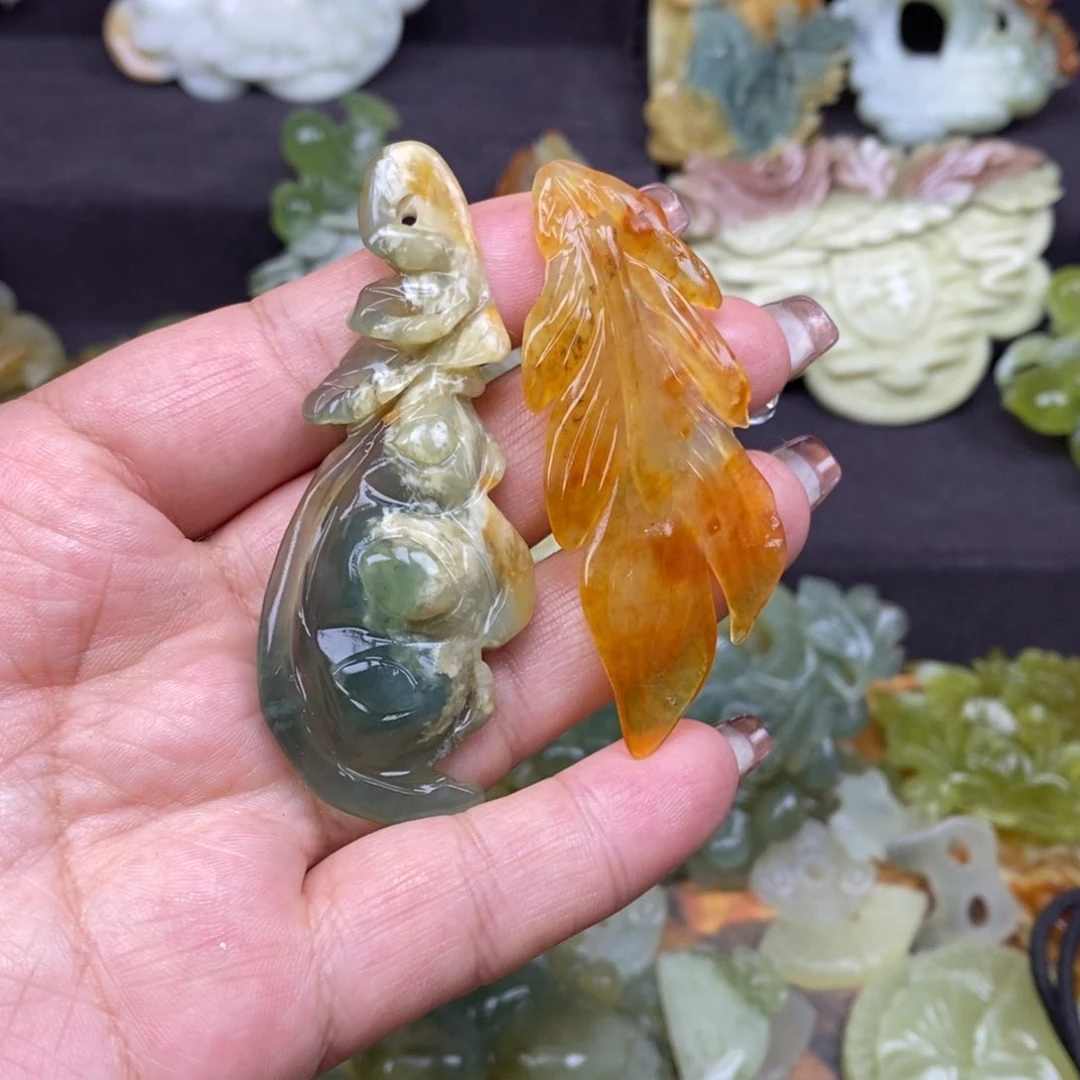 蛇纹石玉颈饰未镶嵌