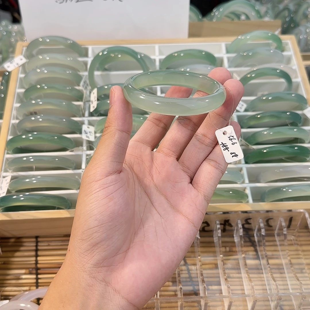 玛瑙/玉髓未镶嵌手镯圈口56.6