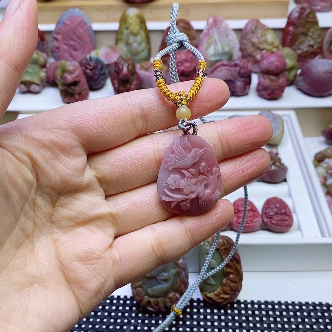 玛瑙/玉髓盐源玛瑙吊坠未镶嵌