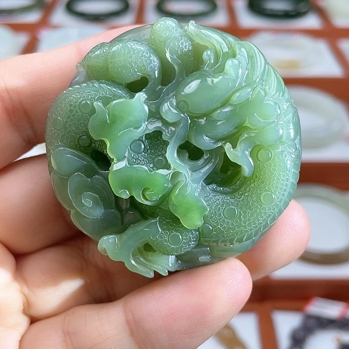 和田玉（碧玉）未镶嵌颈饰粉青粉绿