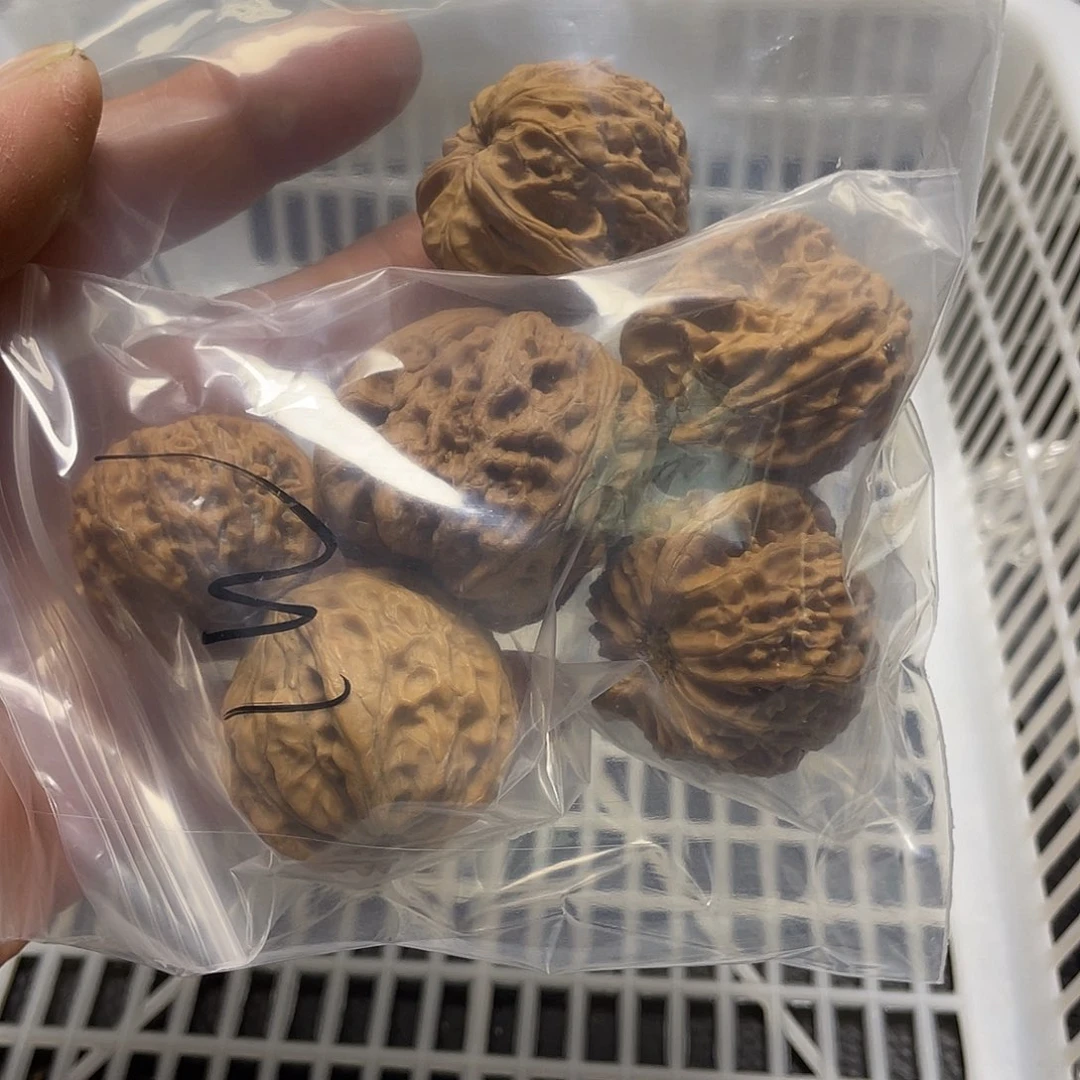 l***W文玩核桃吊坠不退不换
