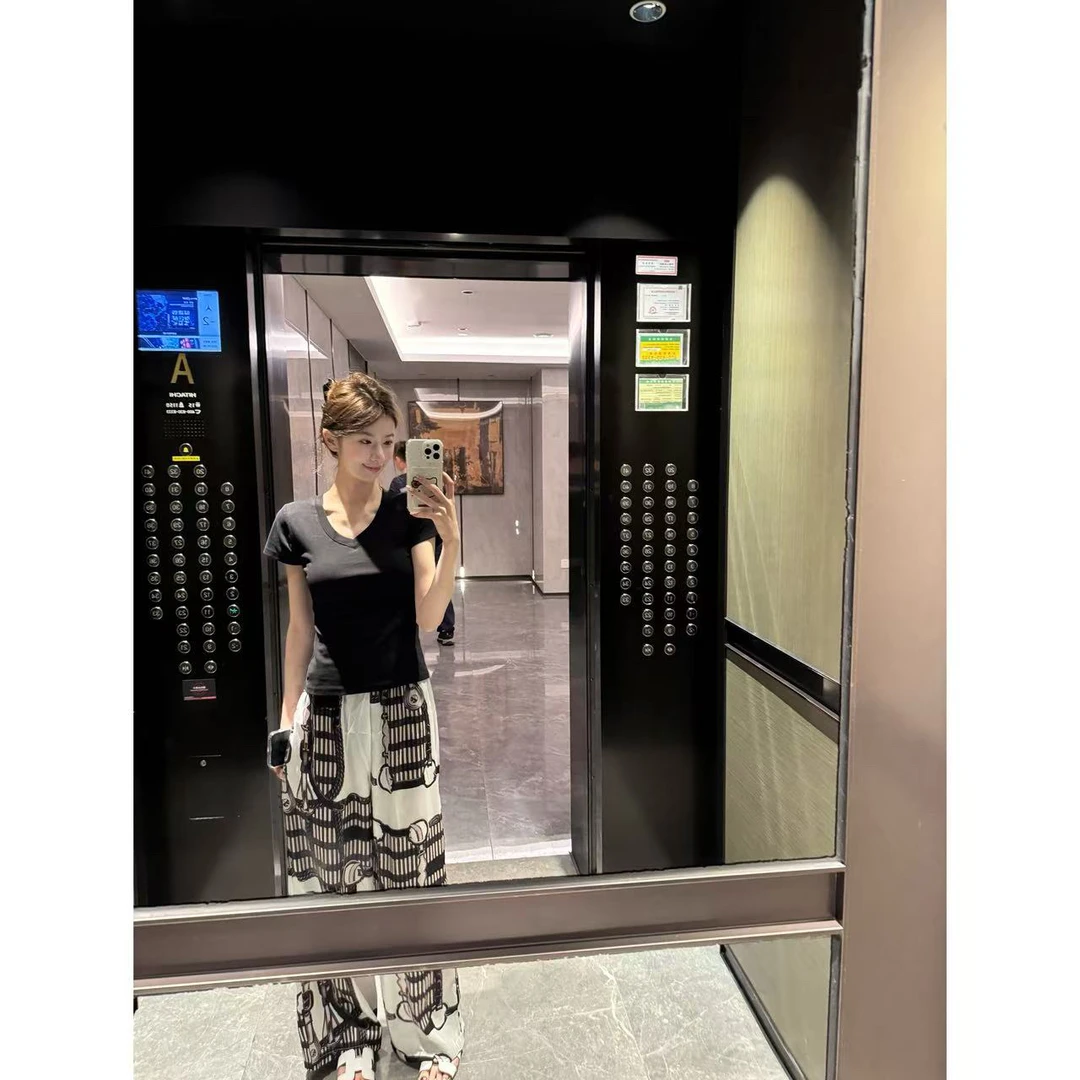 【Cikky定制】黑色v领正肩短袖T恤女2025夏季新款修身宽松收腰裤子