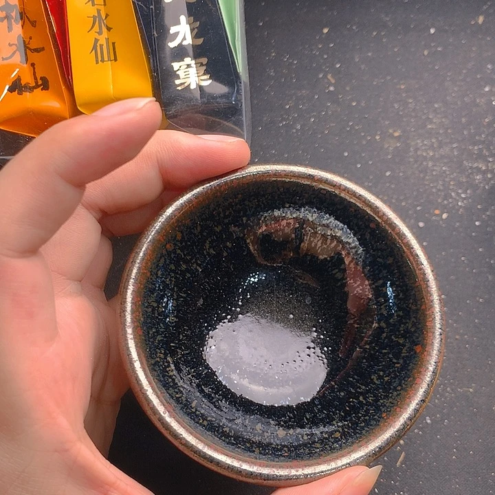 茶盏哈哈哈哈哈啵啵啵