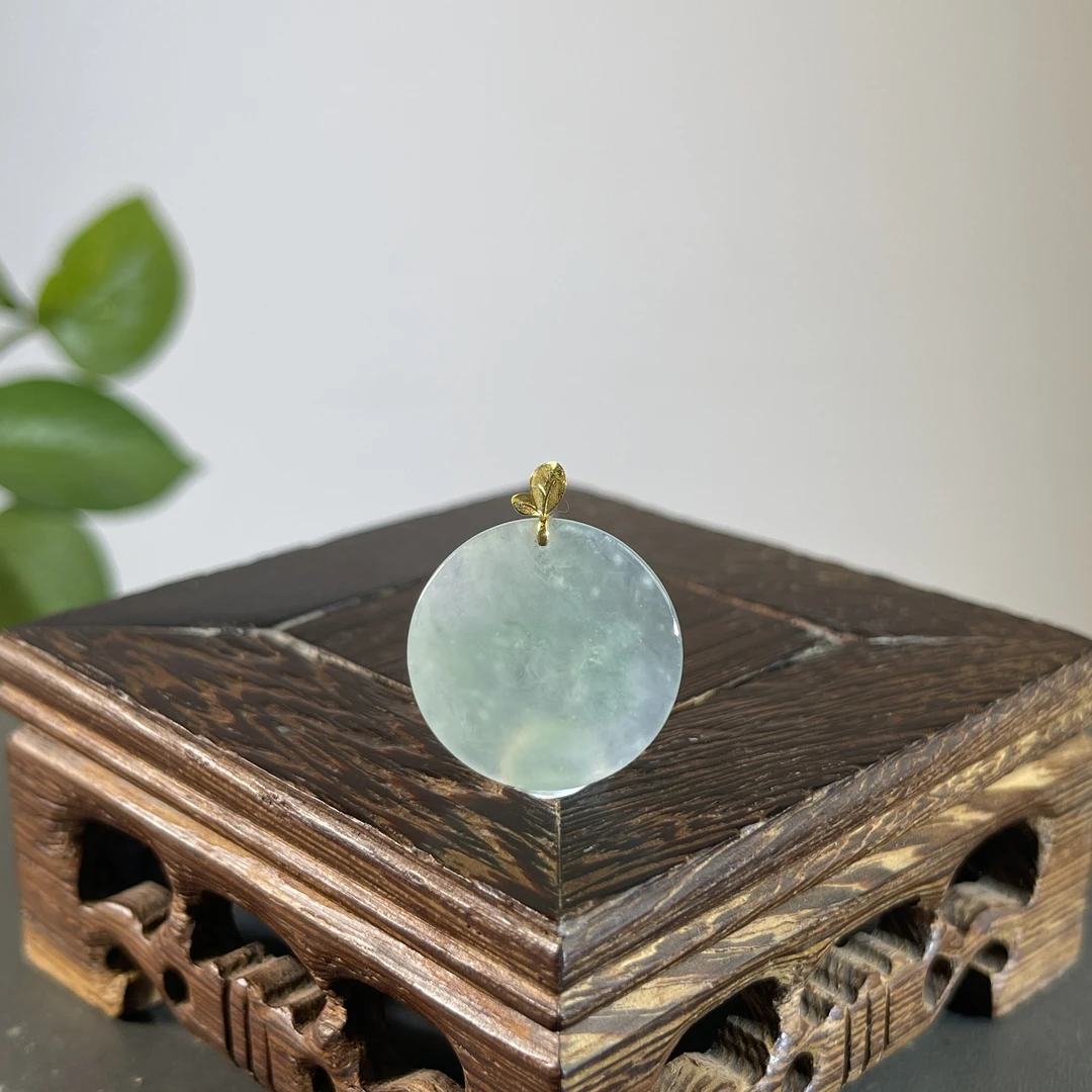 JGW07-43 天然缅甸A货翡翠  18K扣头无事牌