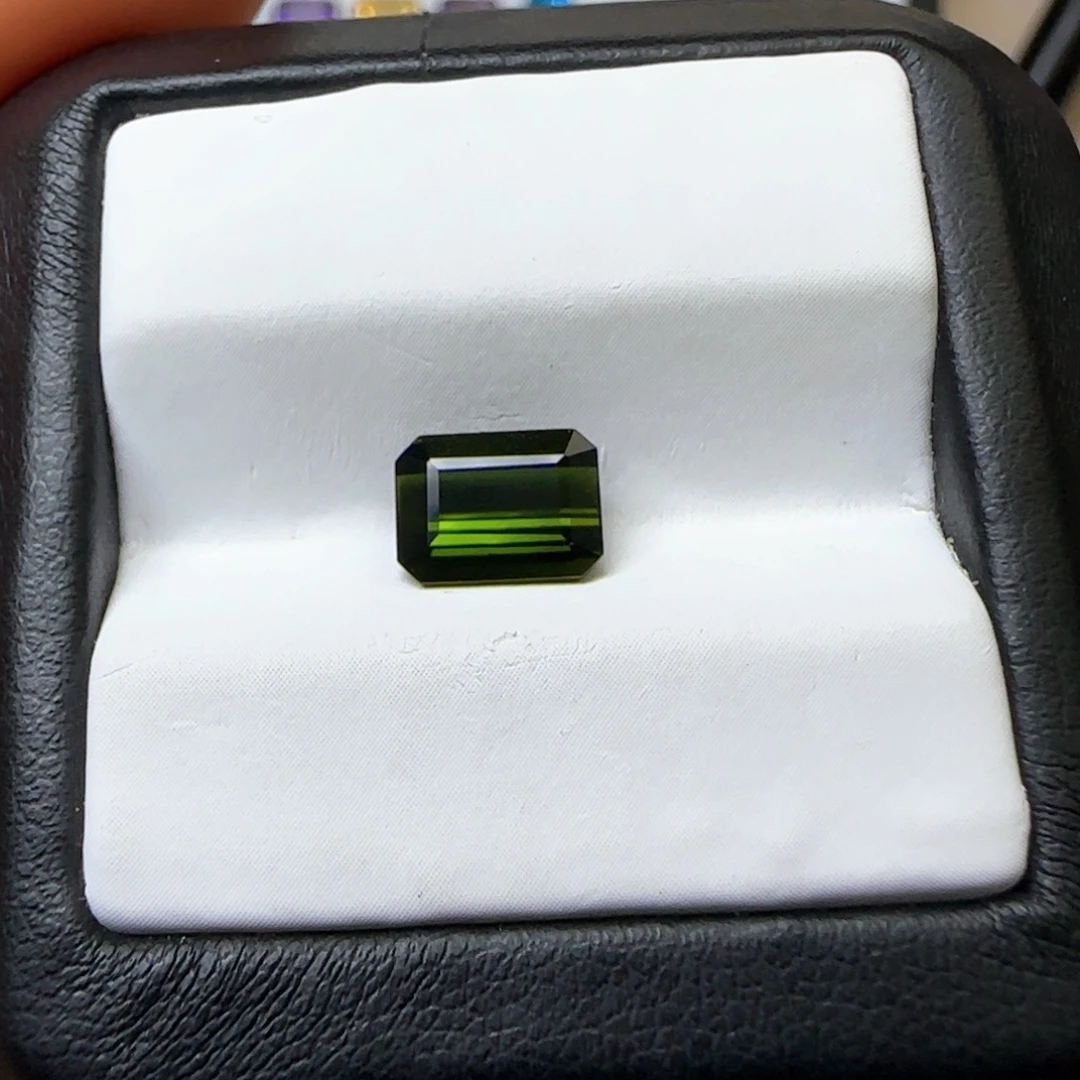 碧玺珠宝半成品未镶嵌天然1.77克拉